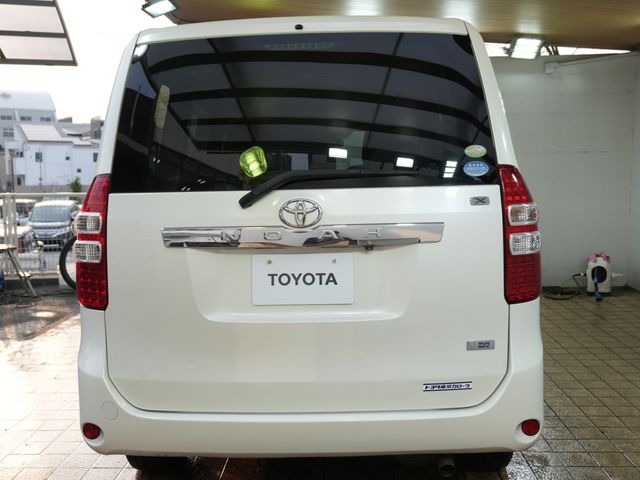 TOYOTA NOAH 4WD 2011 Image 31