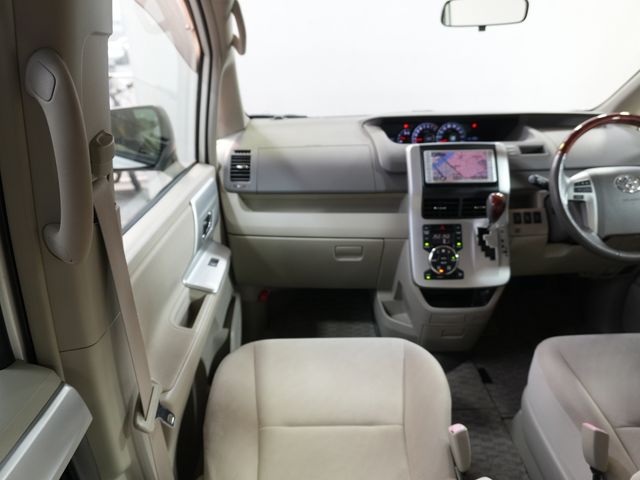 TOYOTA NOAH 4WD 2011 Image 31