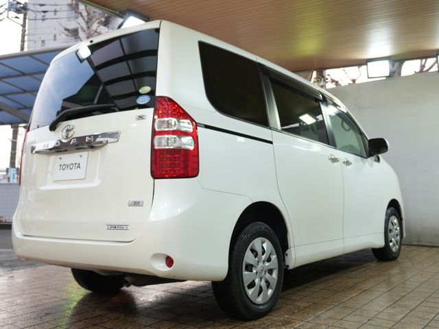 TOYOTA NOAH 4WD 2011 Image 31