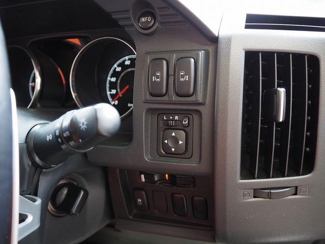 MITSUBISHI DELICA D:5 4WD 2016 Image 31