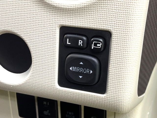 TOYOTA PORTE 2013 Image 31