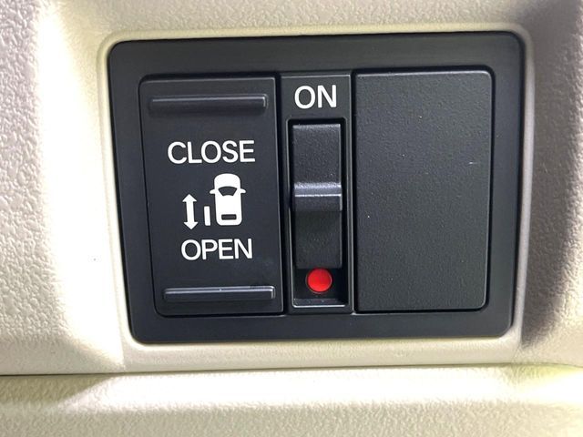 HONDA N BOX 2024 Image 31