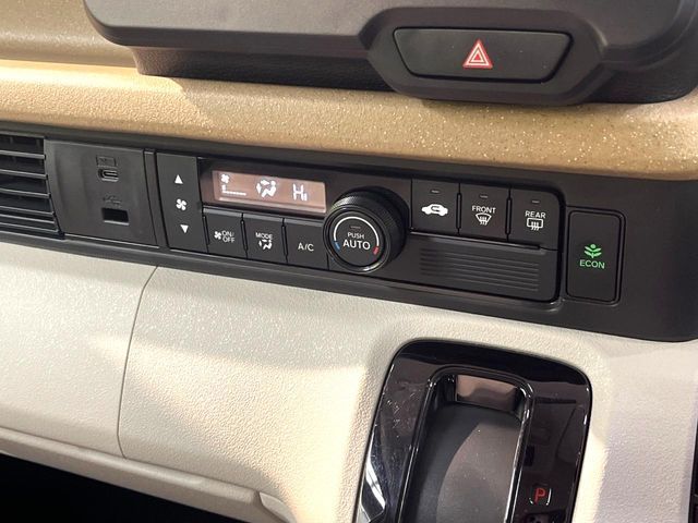 HONDA N BOX 2024 Image 31