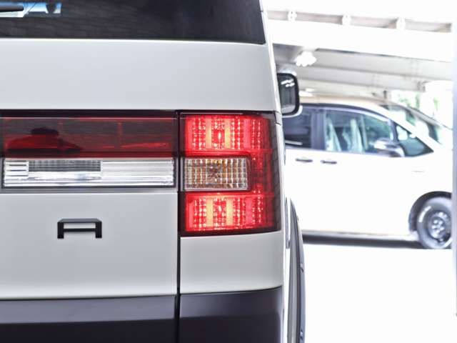 MITSUBISHI DELICA D:5 4WD 2012 Image 31