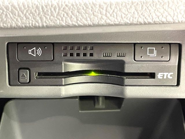 TOYOTA VOXY 2009 Image 31