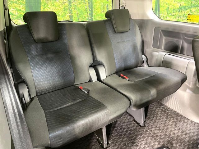 TOYOTA VOXY 2009 Image 31