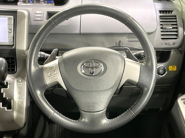 TOYOTA VOXY 2009 Image 31