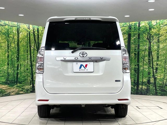 TOYOTA VOXY 2009 Image 31