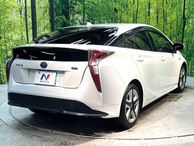 TOYOTA PRIUS 2016 Image 31