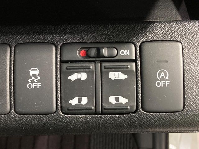 HONDA STEPWAGON SPADA 2013 Image 31