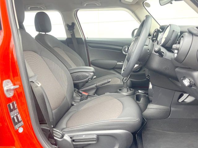 BMW MINI COOPER 5DOOR 2019 Image 31