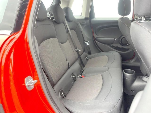 BMW MINI COOPER 5DOOR 2019 Image 31