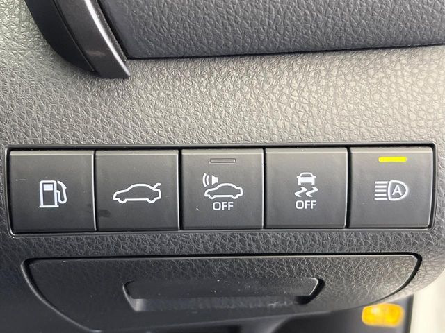 TOYOTA CAMRY HYBRID 2017 Image 31