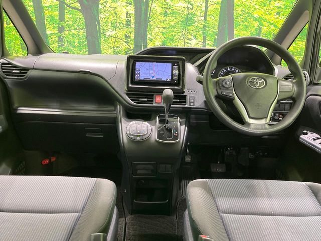 TOYOTA VOXY 4WD 2015 Image 31