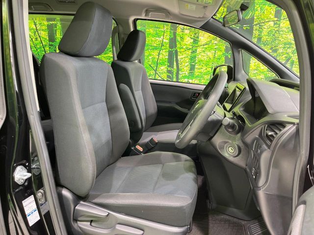 TOYOTA VOXY 4WD 2015 Image 31