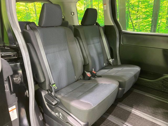 TOYOTA VOXY 4WD 2015 Image 31