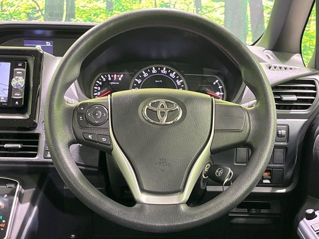 TOYOTA VOXY 4WD 2015 Image 31