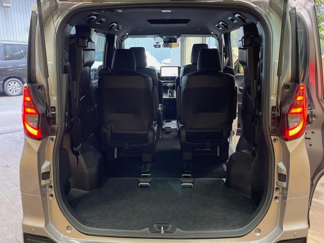 TOYOTA NOAH 2022 Image 31