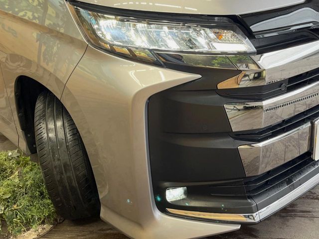 TOYOTA NOAH 2022 Image 31