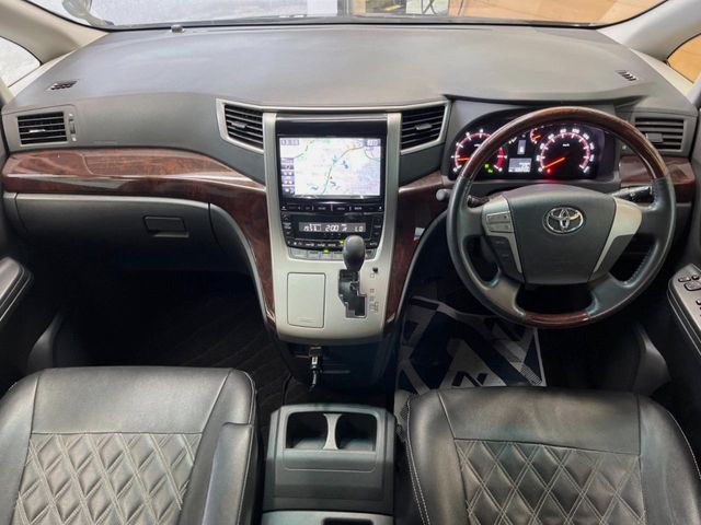 TOYOTA ALPHARD 2013 Image 31