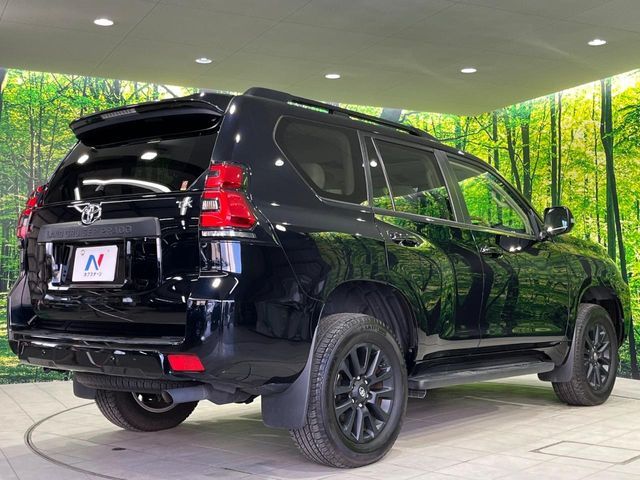 TOYOTA LANDCRUISER PRADO 2023 Image 31