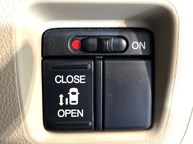 HONDA N BOX 4WD 2012 Image 31