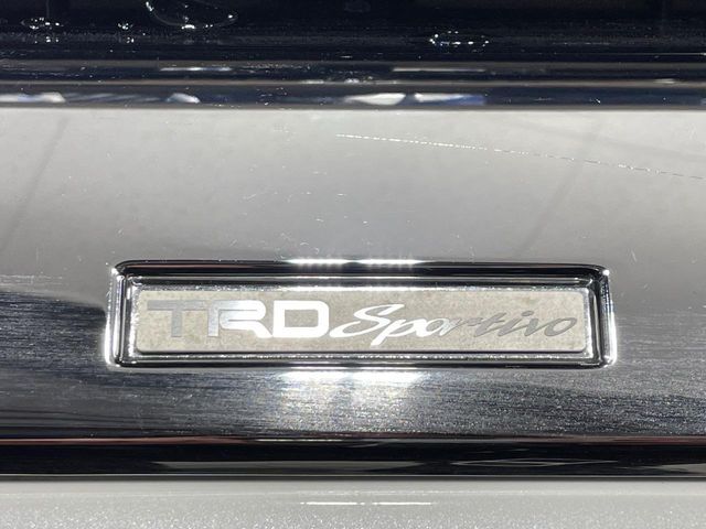 TOYOTA VOXY HYBRID 2017 Image 31