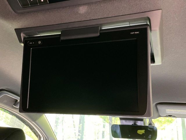 TOYOTA VOXY HYBRID 2017 Image 31