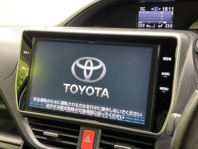TOYOTA VOXY HYBRID 2017 Image 31
