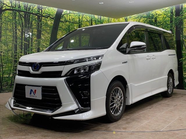 TOYOTA VOXY HYBRID 2017 Image 31