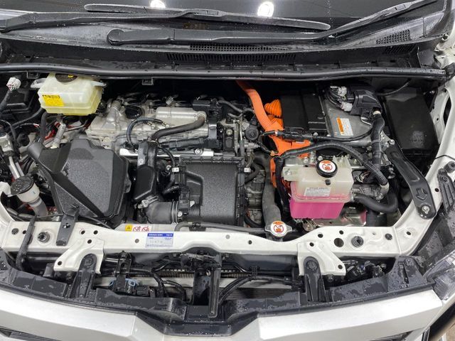 TOYOTA VOXY HYBRID 2017 Image 31