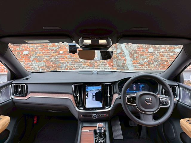 VOLVO V60 2025 Image 31