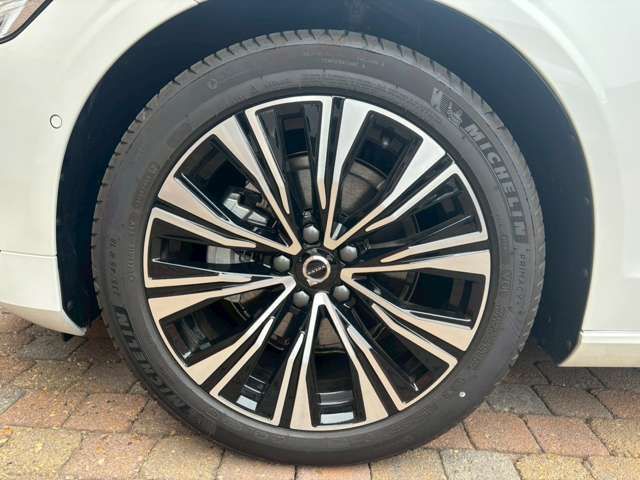 VOLVO V60 2025 Image 31