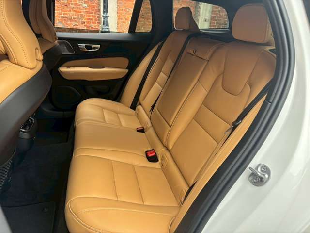 VOLVO V60 2025 Image 31