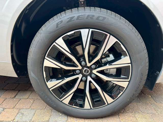 VOLVO XC60 2025 Image 31