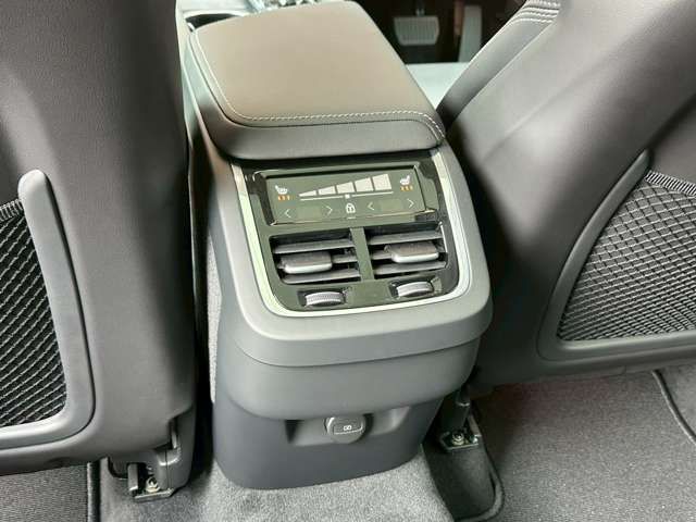 VOLVO XC60 2025 Image 31