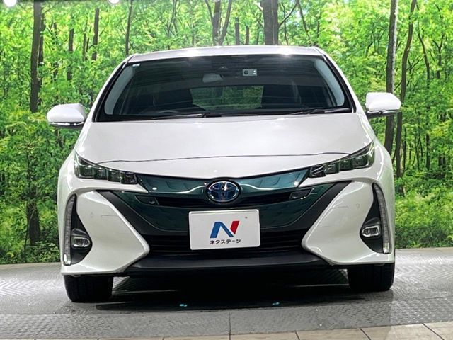 TOYOTA PRIUS PHV 2017 Image 31