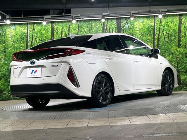 TOYOTA PRIUS PHV 2017 Image 31