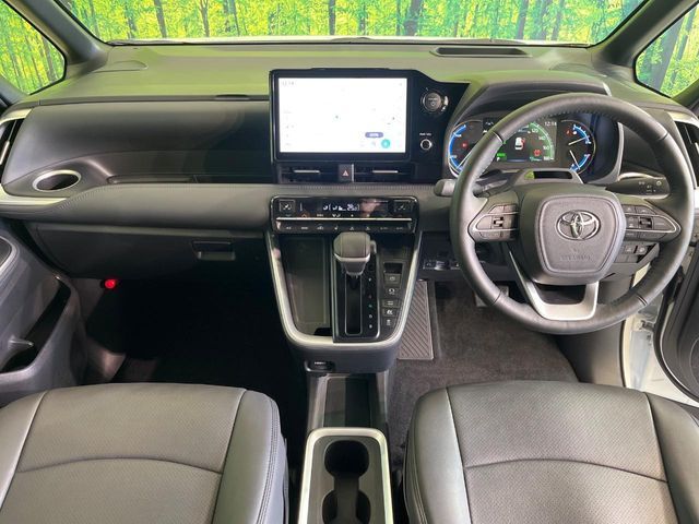 TOYOTA VOXY HYBRID 2025 Image 31