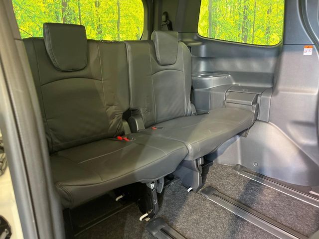 TOYOTA VOXY HYBRID 2025 Image 31