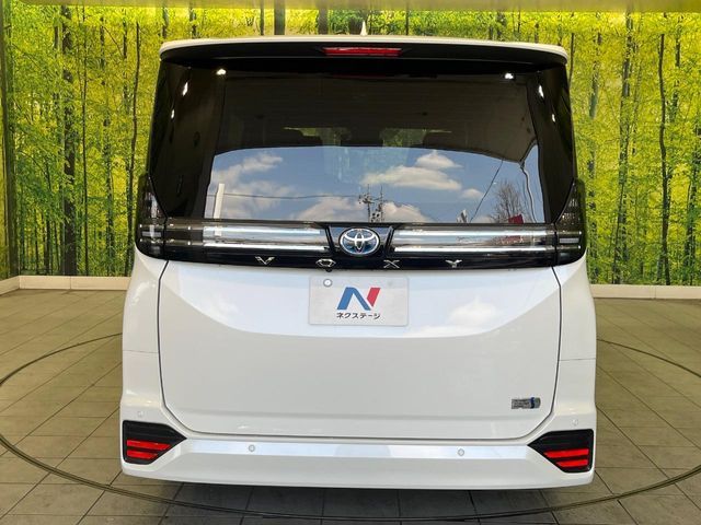 TOYOTA VOXY HYBRID 2025 Image 31