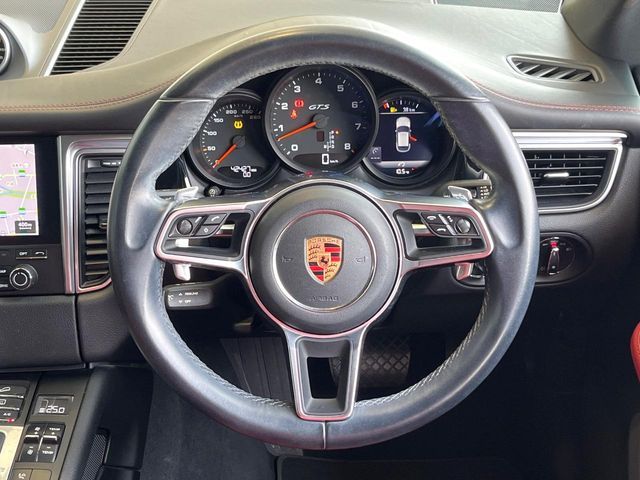 PORSCHE MACAN 2017 Image 31