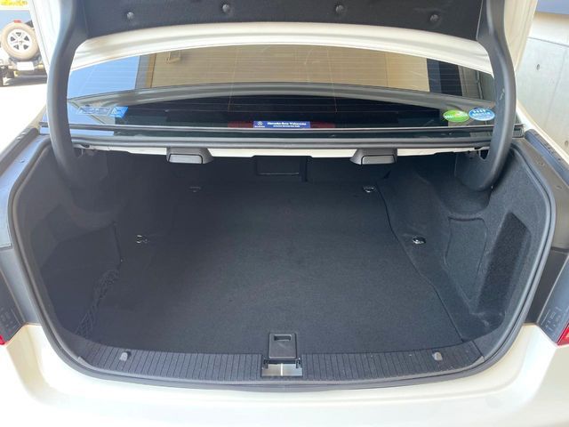 MERCEDES BENZ E CLAS 2015 Image 31