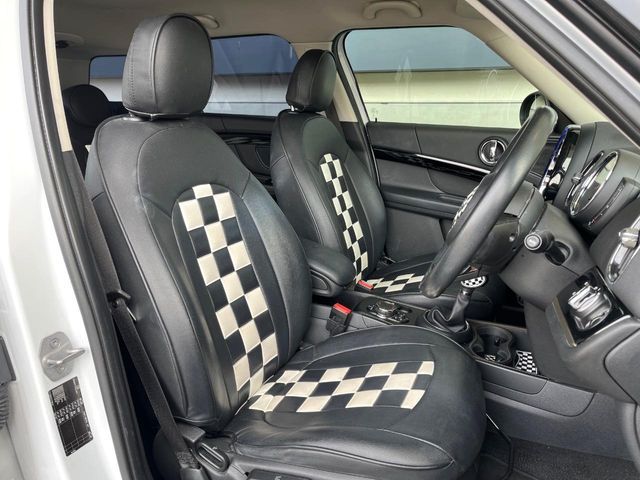 BMW MINI COOPER CROS 2018 Image 31