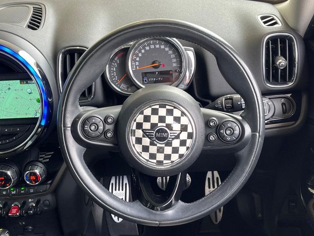 BMW MINI COOPER CROS 2018 Image 31