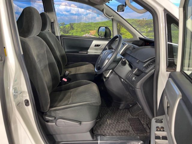 TOYOTA NOAH 2013 Image 31