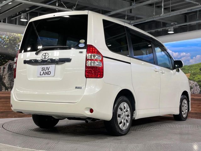TOYOTA NOAH 2013 Image 31