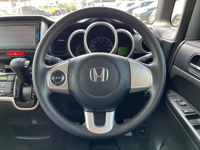 HONDA N BOX 2015 Image 31