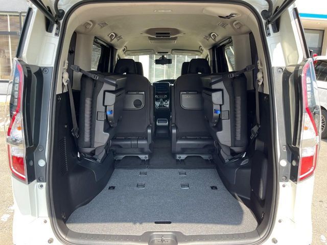 NISSAN SERENA  WG 2022 Image 31