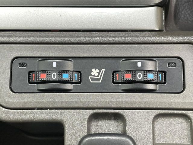 TOYOTA LANDCRUISER PRADO 2023 Image 31